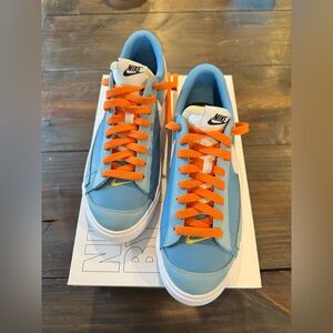 NEW / IN BOX: Nike low tops size 8.5